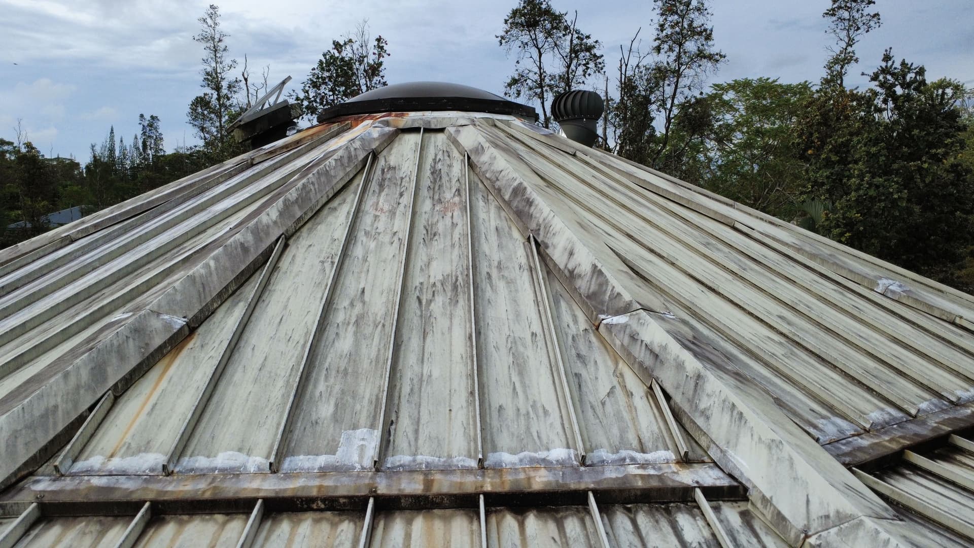 Gallery photos for Keaau Metal Roof Restoration Beats Rust and Mold: Image #8