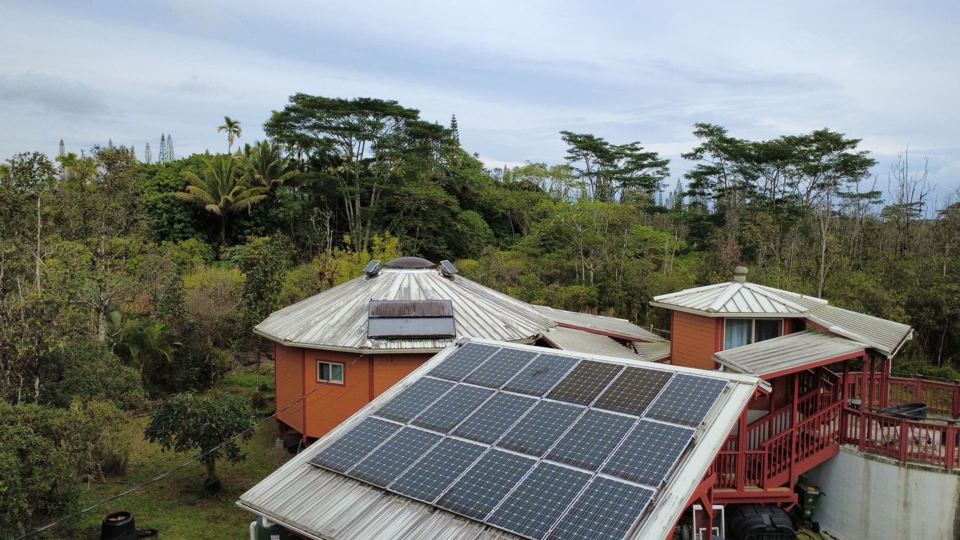 Gallery photos for Keaau Metal Roof Restoration Beats Rust and Mold: Image #4