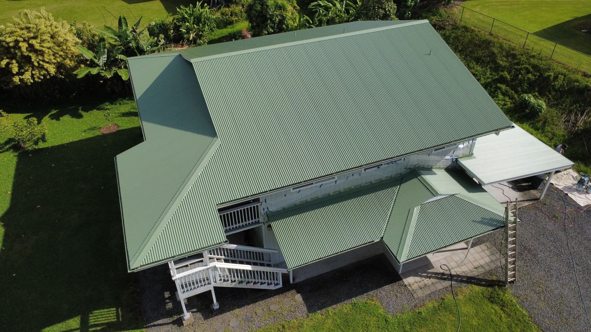 Gallery photos for Hawaii Home Gets a Full Rust-to-Restored Roof Treatment: Image #6