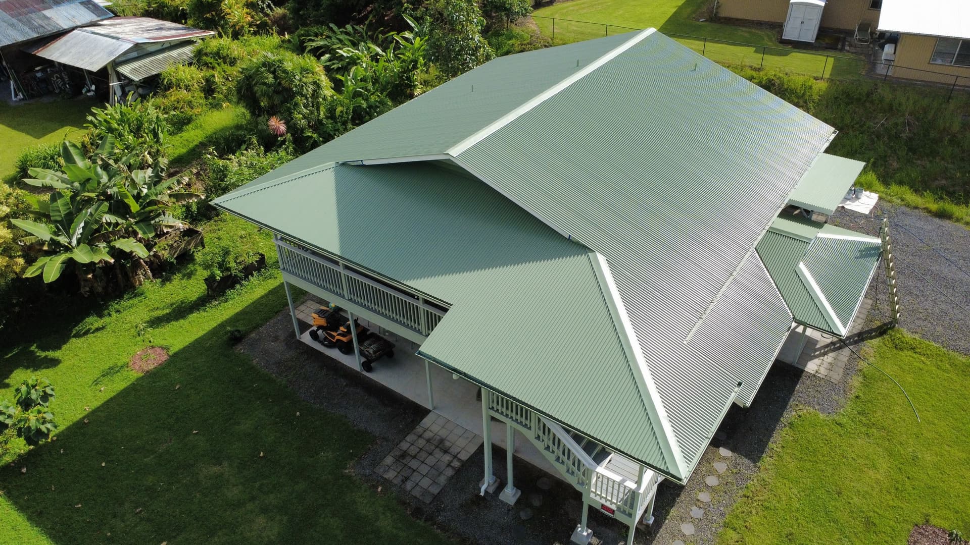 Gallery photos for Hawaii Home Gets a Full Rust-to-Restored Roof Treatment: Image #7