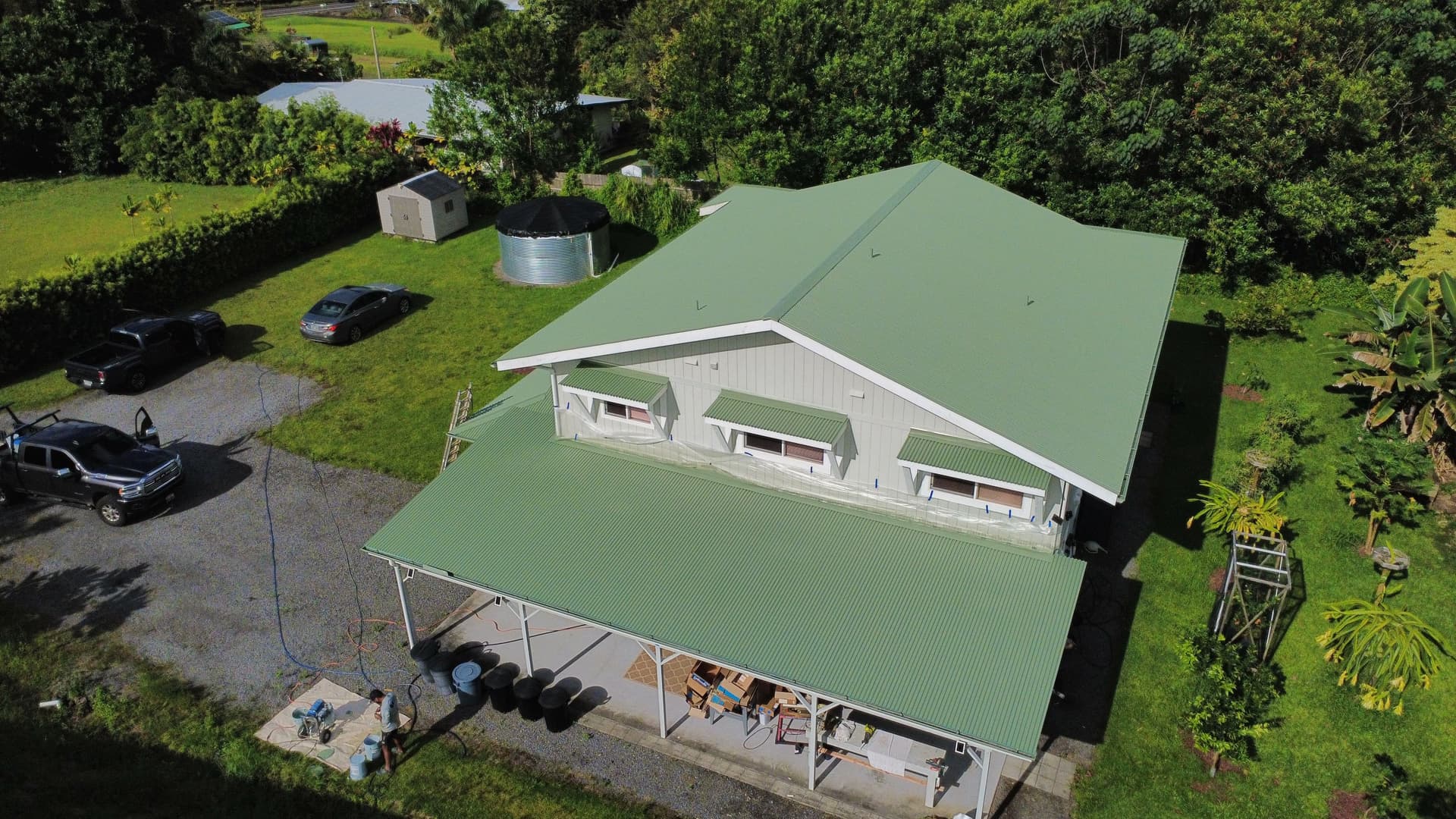Gallery photos for Hawaii Home Gets a Full Rust-to-Restored Roof Treatment: Image #4