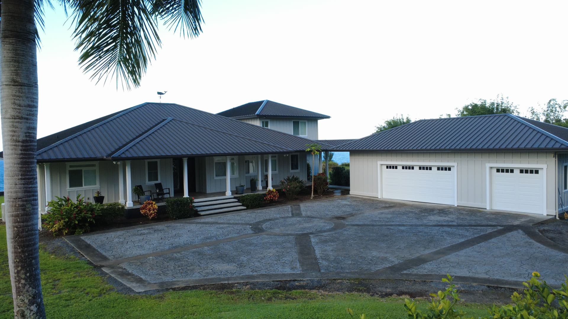 Gallery photos for Full Exterior Paint Job on a Hakalau Home Built to Last: Image #8