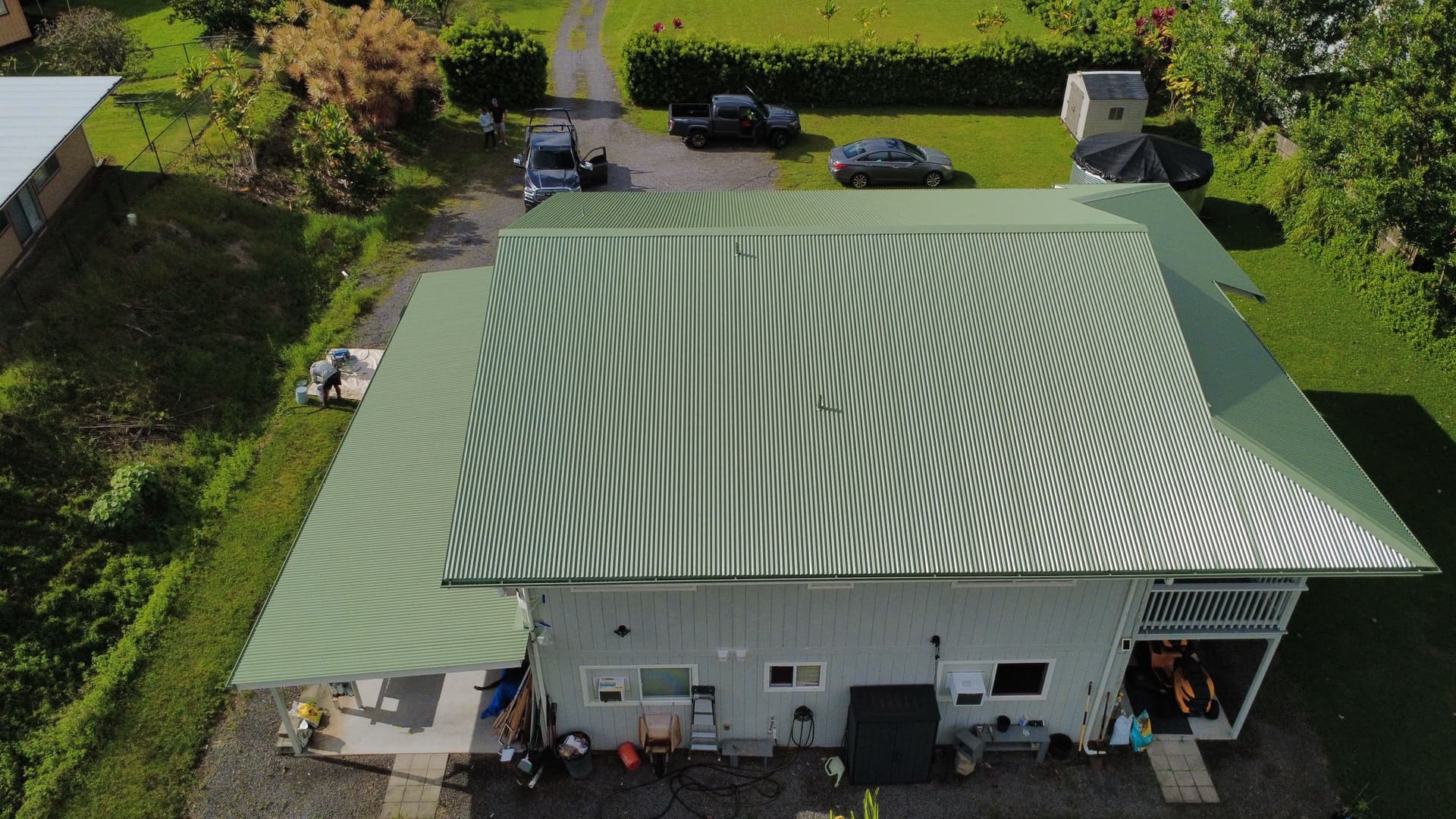 Gallery photos for Hawaii Home Gets a Full Rust-to-Restored Roof Treatment: Image #1