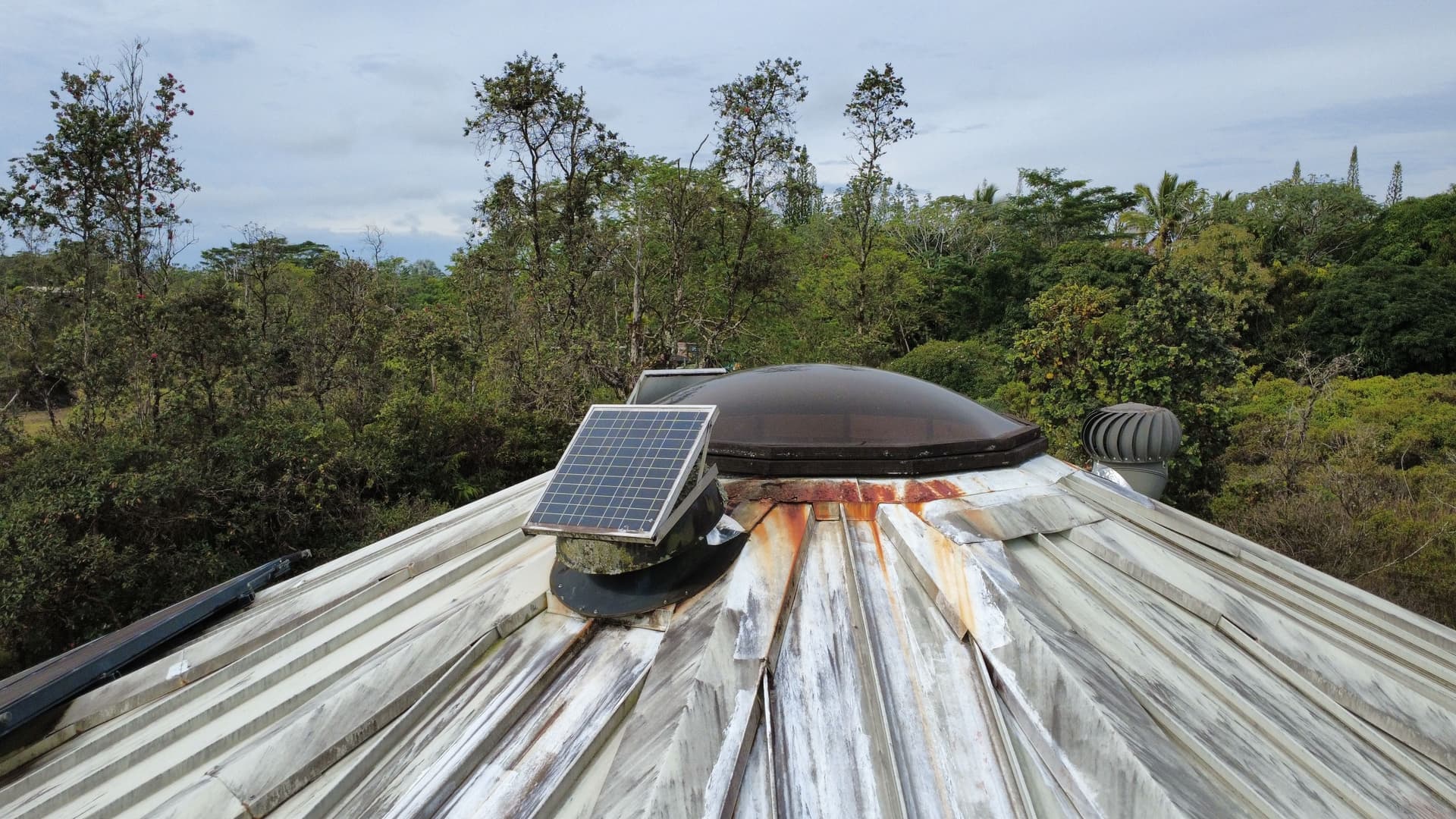 Gallery photos for Keaau Metal Roof Restoration Beats Rust and Mold: Image #6