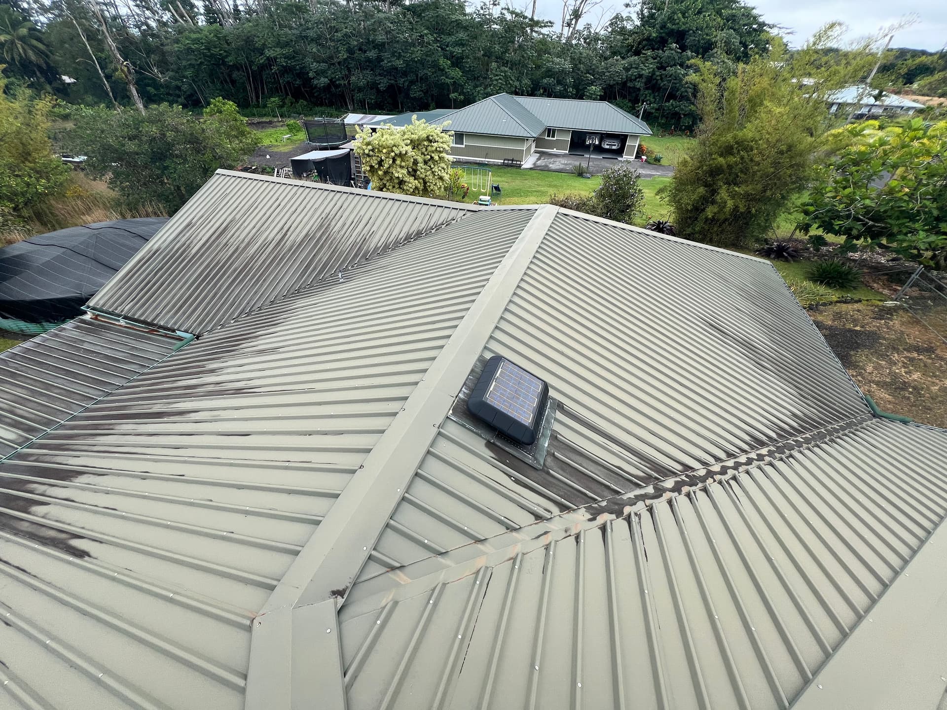 Gallery photos for Restoring a Vibrant Green Metal Roof in Hawaiian Paradise Park: Image #8
