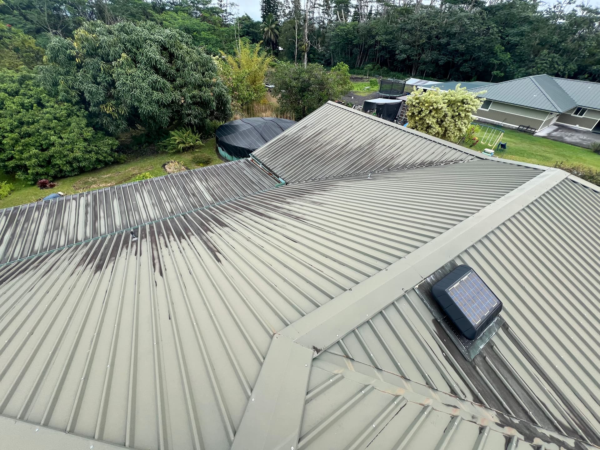 Gallery photos for Restoring a Vibrant Green Metal Roof in Hawaiian Paradise Park: Image #7