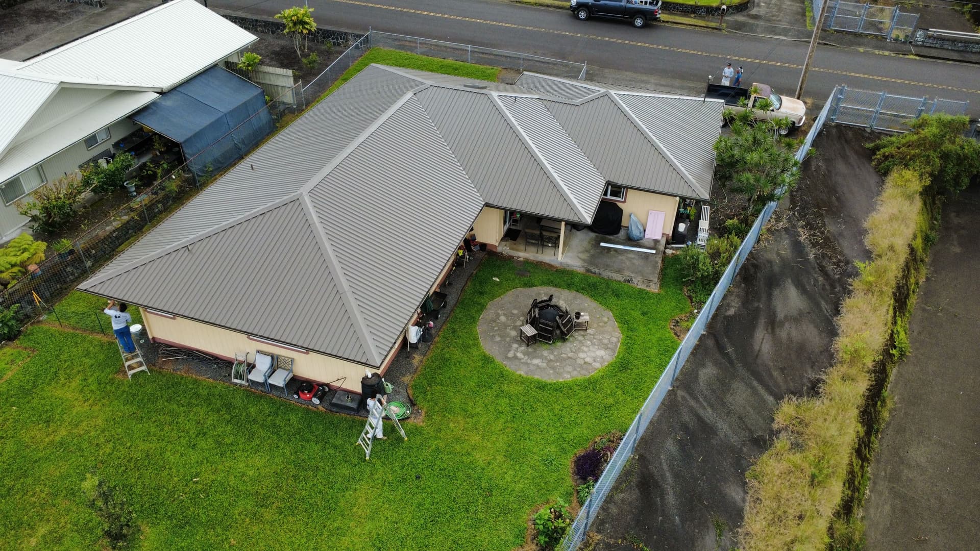 Gallery photos for Hilo Home Gets a Full Roof Wash, Rust Treatment and Paint: Image #3