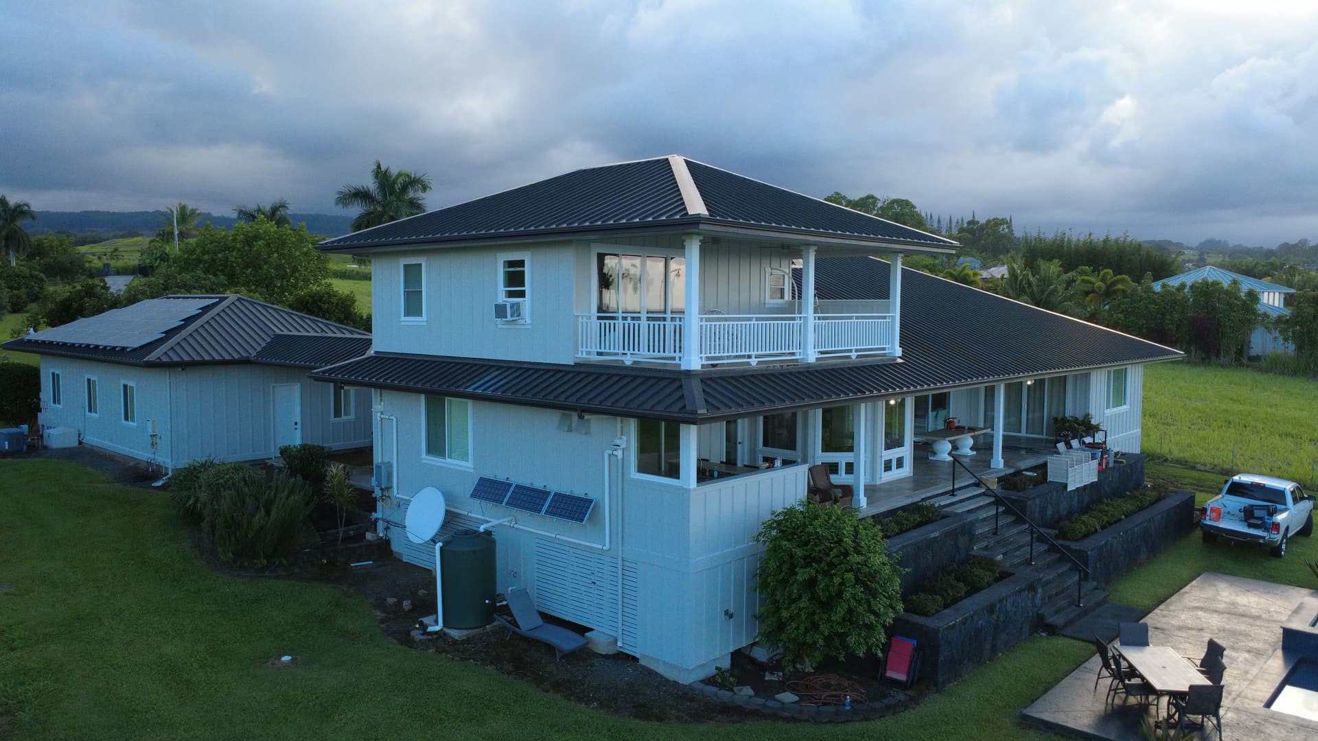 Gallery photos for Full Exterior Paint Job on a Hakalau Home Built to Last: Image #2