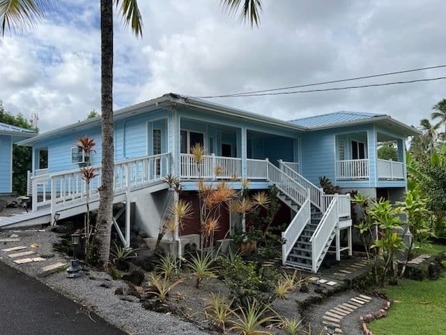 Gallery photos for Superior Exterior Paints Stunning Home in Hilo: Image #2