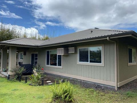 Gallery photos for Stunning Exterior Transformation in Hawaiian Paradise: Image #1