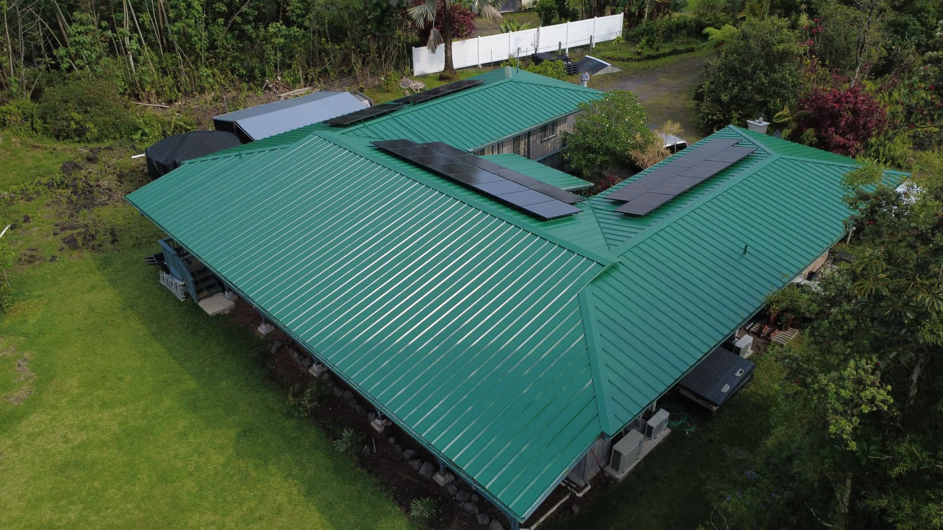 Gallery photos for Rusty Metal Roof Gets a Full Restoration in Keaau: Image #5