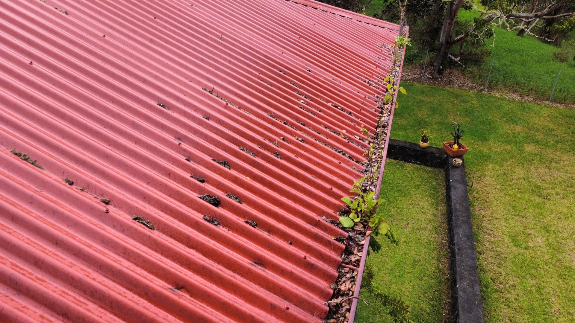 Big Island Metal Roof Washing, Rust Treatment and Full Repaint image
