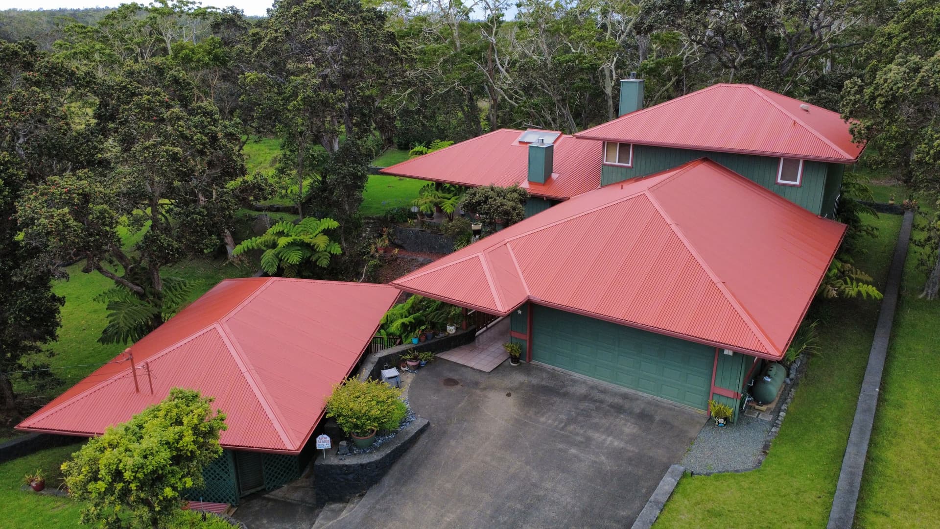 Gallery photos for Big Island Metal Roof Washing, Rust Treatment and Full Repaint: Image #7