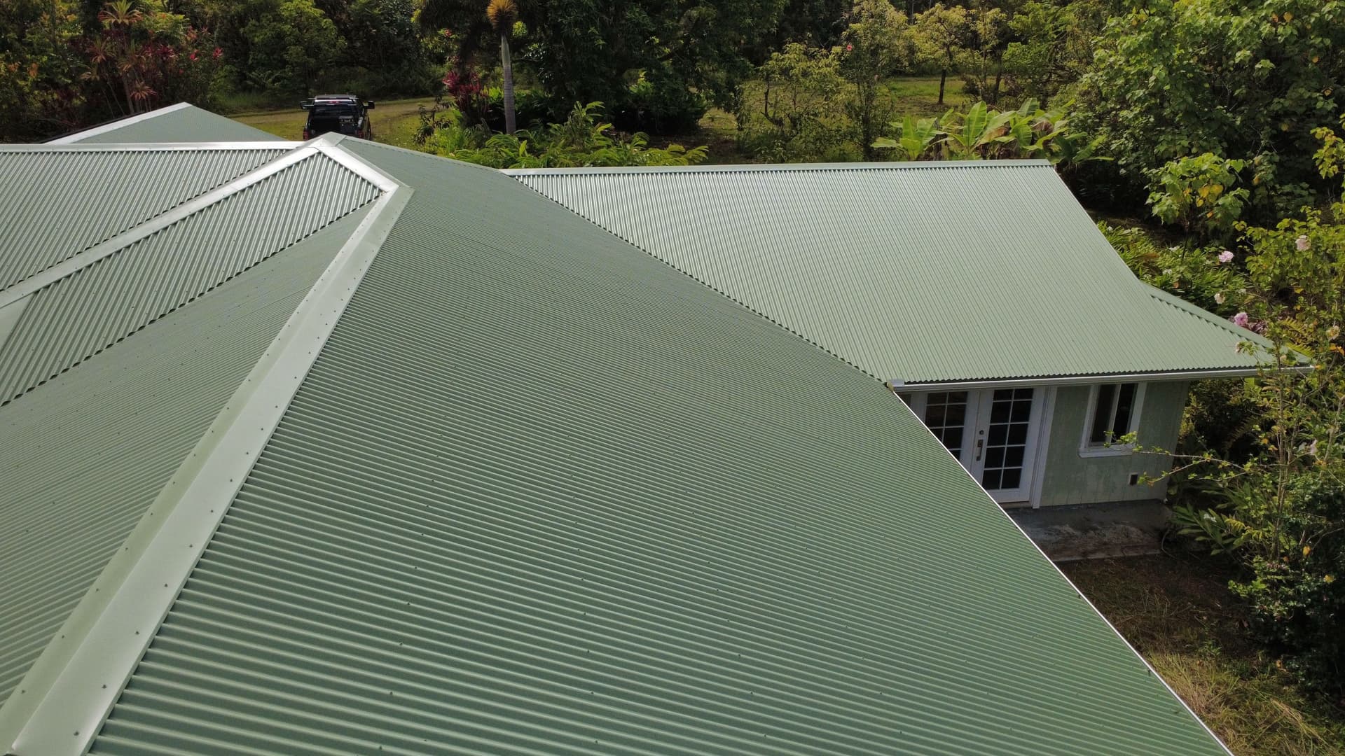 Gallery photos for Metal Roof Washing and Restoration in Wainaku, Hilo: Image #5