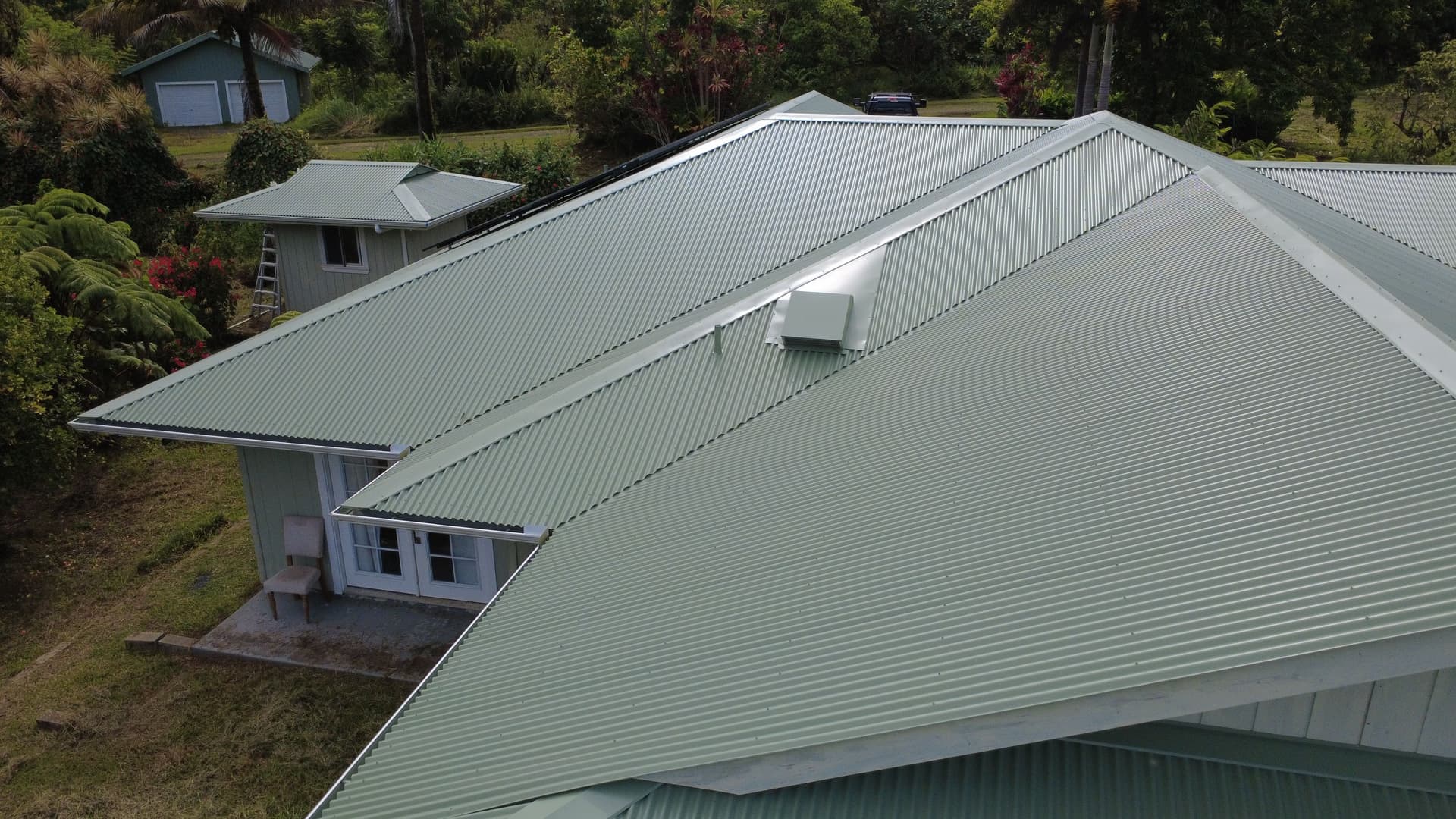 Gallery photos for Metal Roof Washing and Restoration in Wainaku, Hilo: Image #3