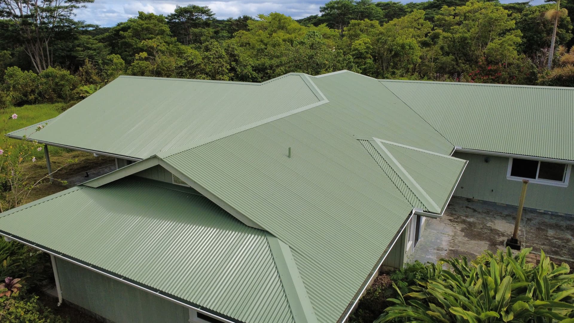 Gallery photos for Metal Roof Washing and Restoration in Wainaku, Hilo: Image #6