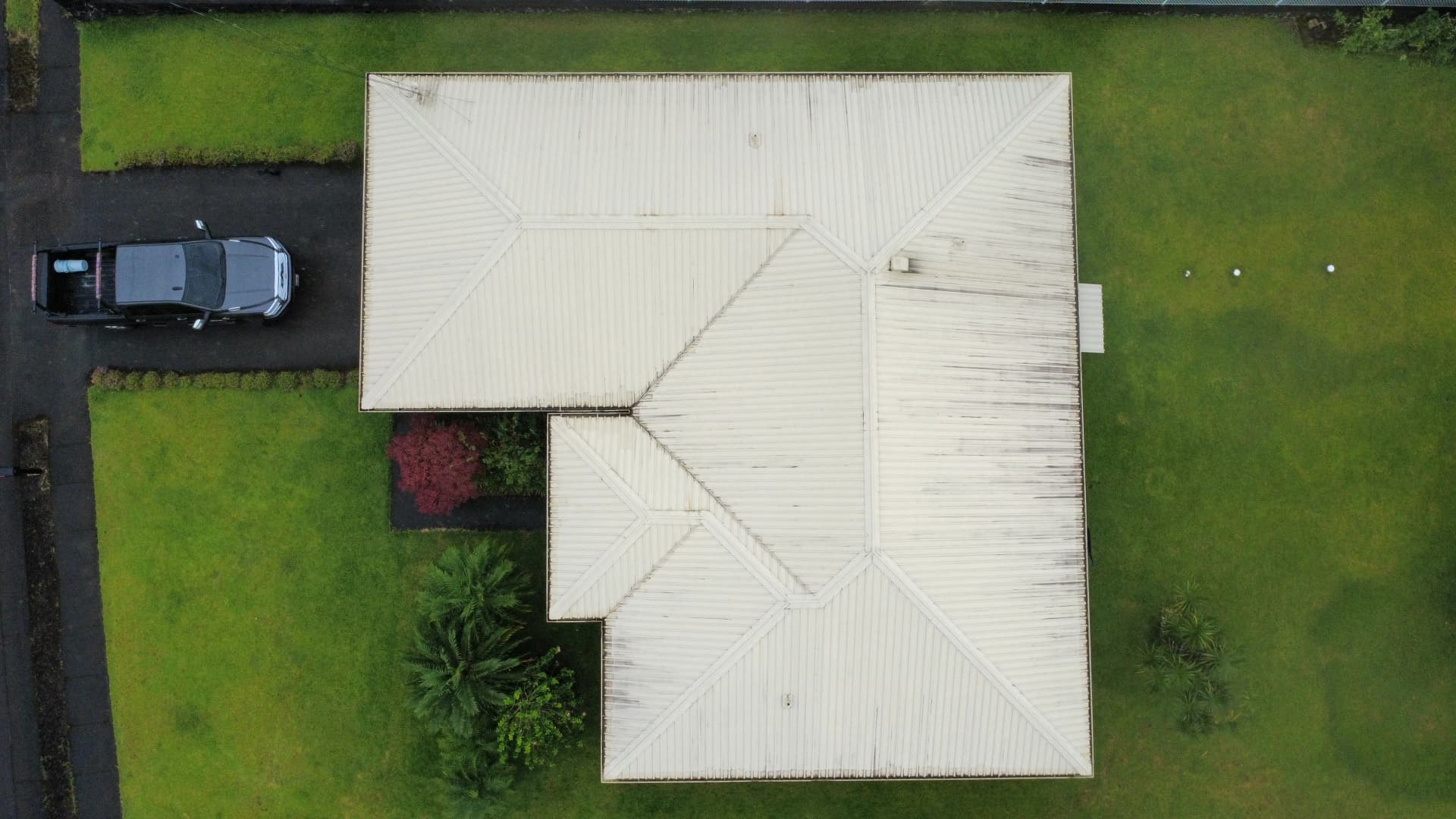 Gallery photos for Hilo Metal Roof Wash, Rust Treatment and Full Paint Restoration: Image #3