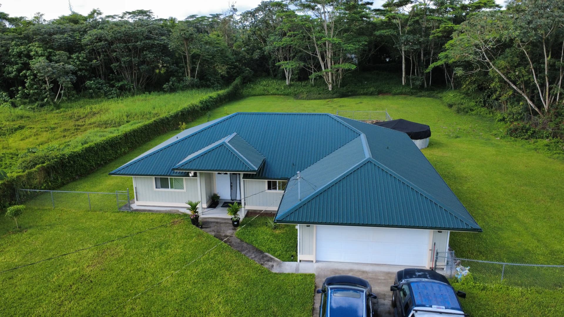 Hawaii Metal Roof Restoration That Actually Holds Up image